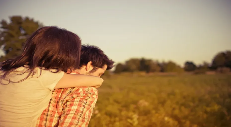 how to trick a guy into admitting he likes you - couple, piggyback, woman