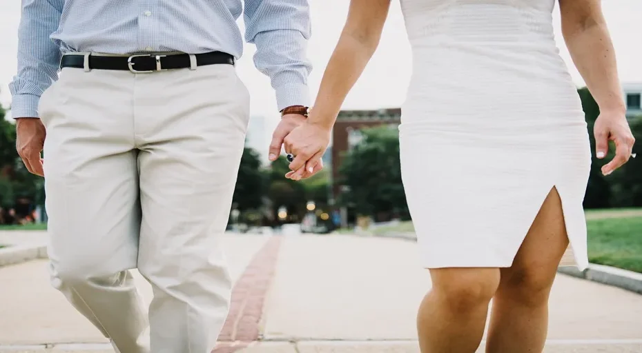 12 questions every couple should answer - adult, couple, holding hands