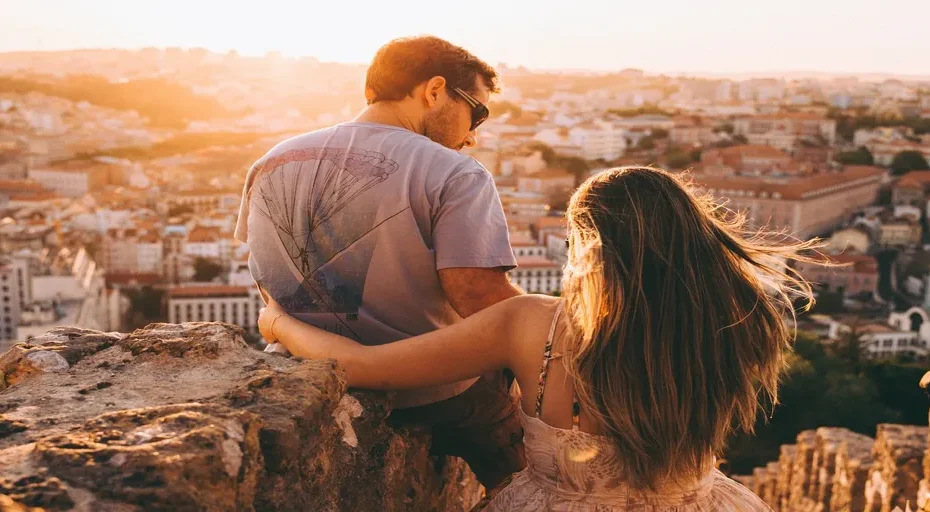 dorky guy - couple, viewpoint, city